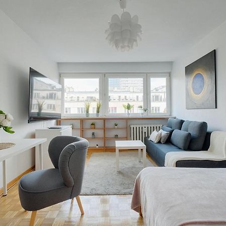 2 Bedroom Apt In Heart Of Warsaw Zgoda 9 Tv70 Bagian luar foto