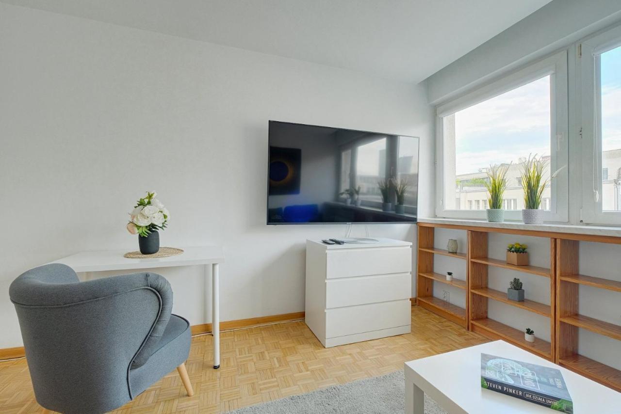 2 Bedroom Apt In Heart Of Warsaw Zgoda 9 Tv70 Bagian luar foto