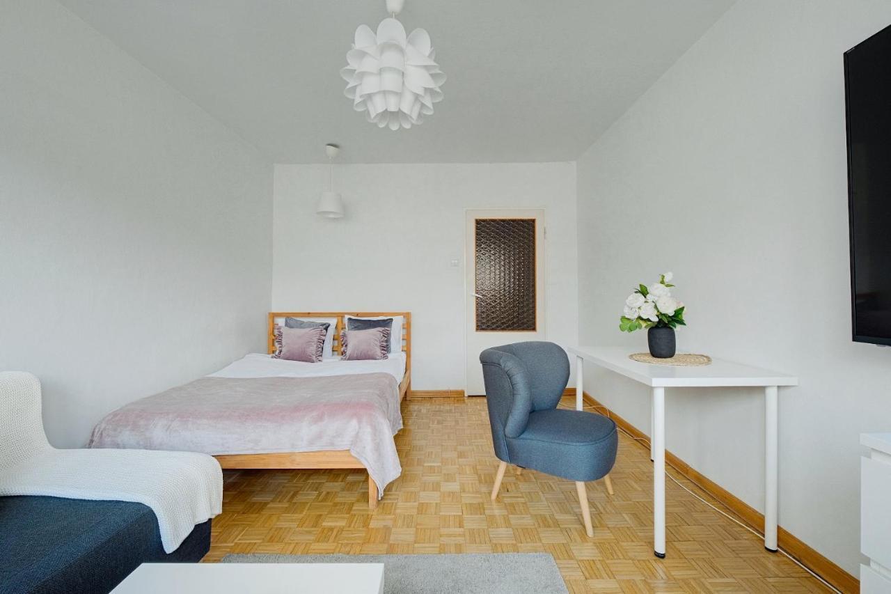 2 Bedroom Apt In Heart Of Warsaw Zgoda 9 Tv70 Bagian luar foto